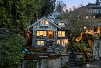 It is the ultimate craftsman. It even has glazed terra cotta windowsills.