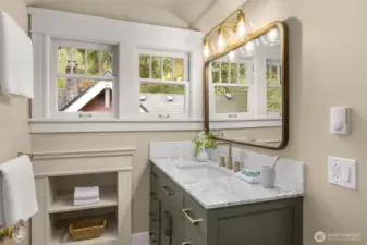 Primary En-suite 3/4 bathroom.