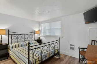 Nice sized den for guests.