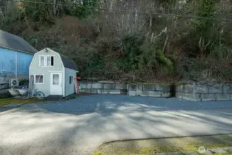 Lots of parking for guests, their RV's and a storage shed for paddleboards & kayaks.