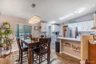 Dining/Kitchen