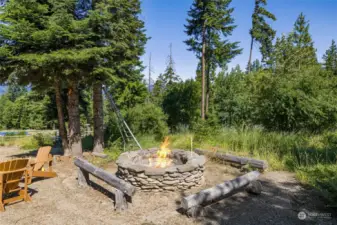 Great outdoor space with fire pit