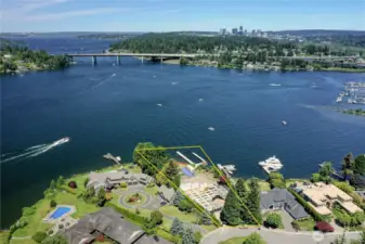 Flat, buildable lot, in prestigious Newport Shores