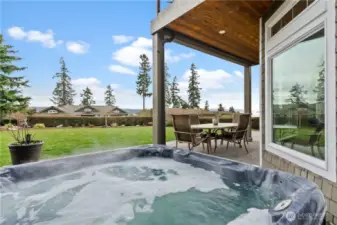 Hot tub off main floor patio