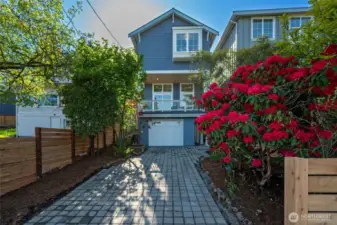Ideal for extra parking as the home is set back off the street a fair amount.