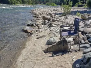 NATURES BEST-KEPT SECRET, RIGHT ON THE SHORELINE.