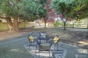 Take your meals in the private backyard