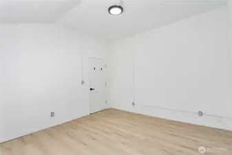 House - Bed 2