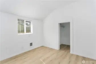 House - Bed 2