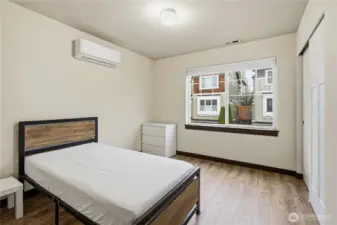 2nd bedroom
