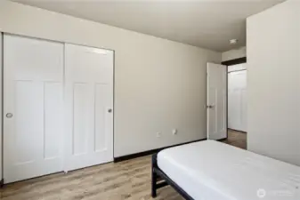 2nd bedroom