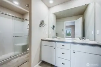 Upstairs Primary Bathroom