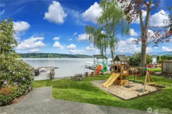 Sammamish Beach Club’s private dock and shoreline.