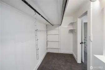 walk in closet!!!