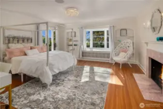 The second bedroom has a Juliet balcony and also is en-suite.