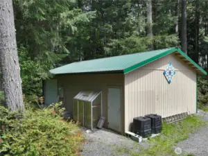 Garage / workshop