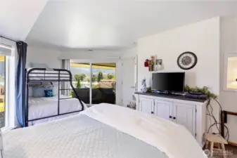 Primary suite 2