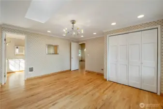 2nd bedroom