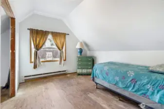 Good size upstairs bedroom.