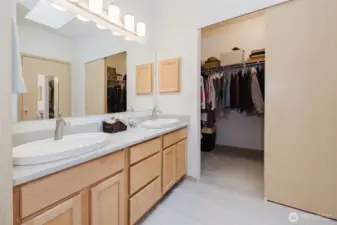 Walk-in closet