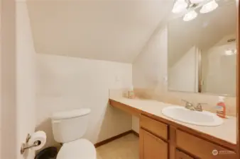 Upper level 3/4 bathroom