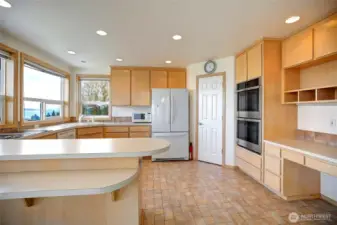 Plenty of storage and area for entertaining