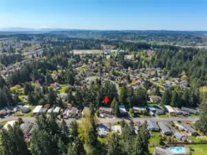 situated in a very quiet and well-maintained community