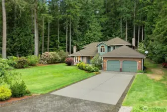 Expansive stamped concrete driveway