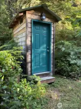 Electric incinerating Outhouse