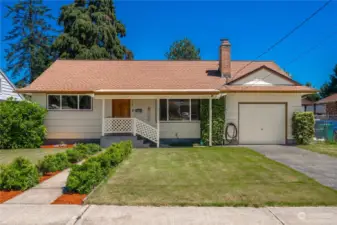Great Curb Appeal and easy front yard to maintain!