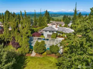 Aerial photo of the property with the cascades and valley views!