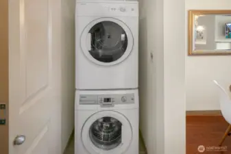 In-unit washer/dryer.