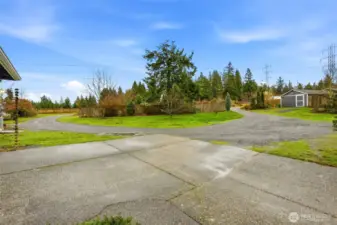 CIRCLE DRIVEWAY AROUND PROPERTY