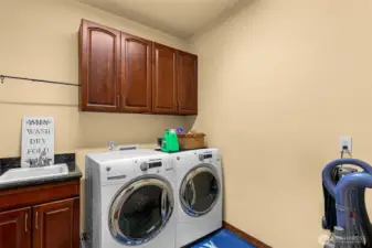 Laundry room off dining Upper level