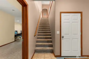 Entry to lower level from garage