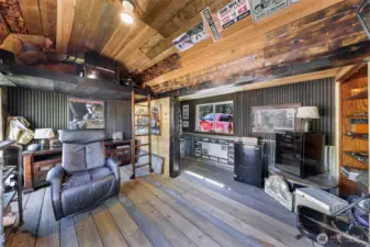 Adding to all the entertainers dream, this space could be converted into office or additional guest space. Plumbed for private bathroom.