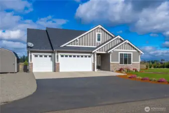 Custom Home, Luxury Finishes on approx 5 Acres