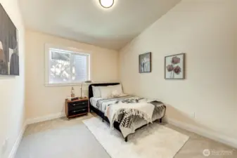 Bedroom 3; approx 10x11'
