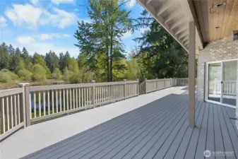 Large Deck For Entertaining