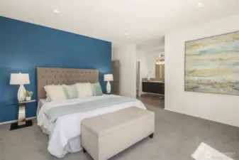 Primary suite with ensuite bathroom.