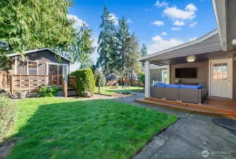 Backyard with shed 1