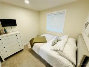 Cozy 2nd bedroom