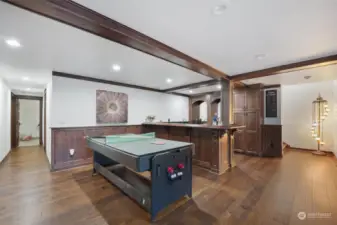 basement with full bar