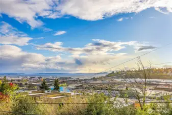 Imagine coming home to these captivating views each day!  Watching the ferry crossings and cruise ships coming into port  out on the deck or from inside where it's warm and cozy is so relaxing.