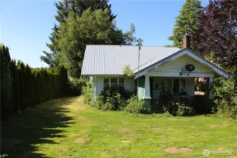 Cute home with tons of potential!