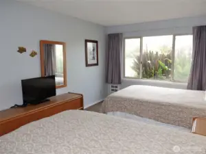 Spacious Bedroom w/ (2) Queen Beds.