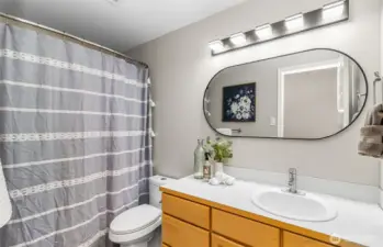 Guest bathroom with updated- fixtures throughout