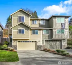 Ideally situated just a short drive from Downtown Everett, this well-appointed 3-bedroom, 2.5-bathroom home delivers the comfort, convenience, and lifestyle today’s buyers are looking for.