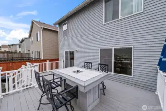 Back deck dining!