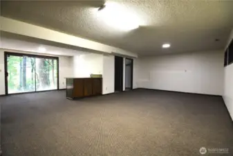 Family Room & Wet Bar